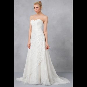 BRAND NEW Strapless Lace Wedding Gown Size 4